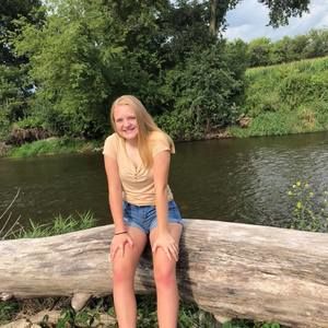 Meet your Posher, Avery